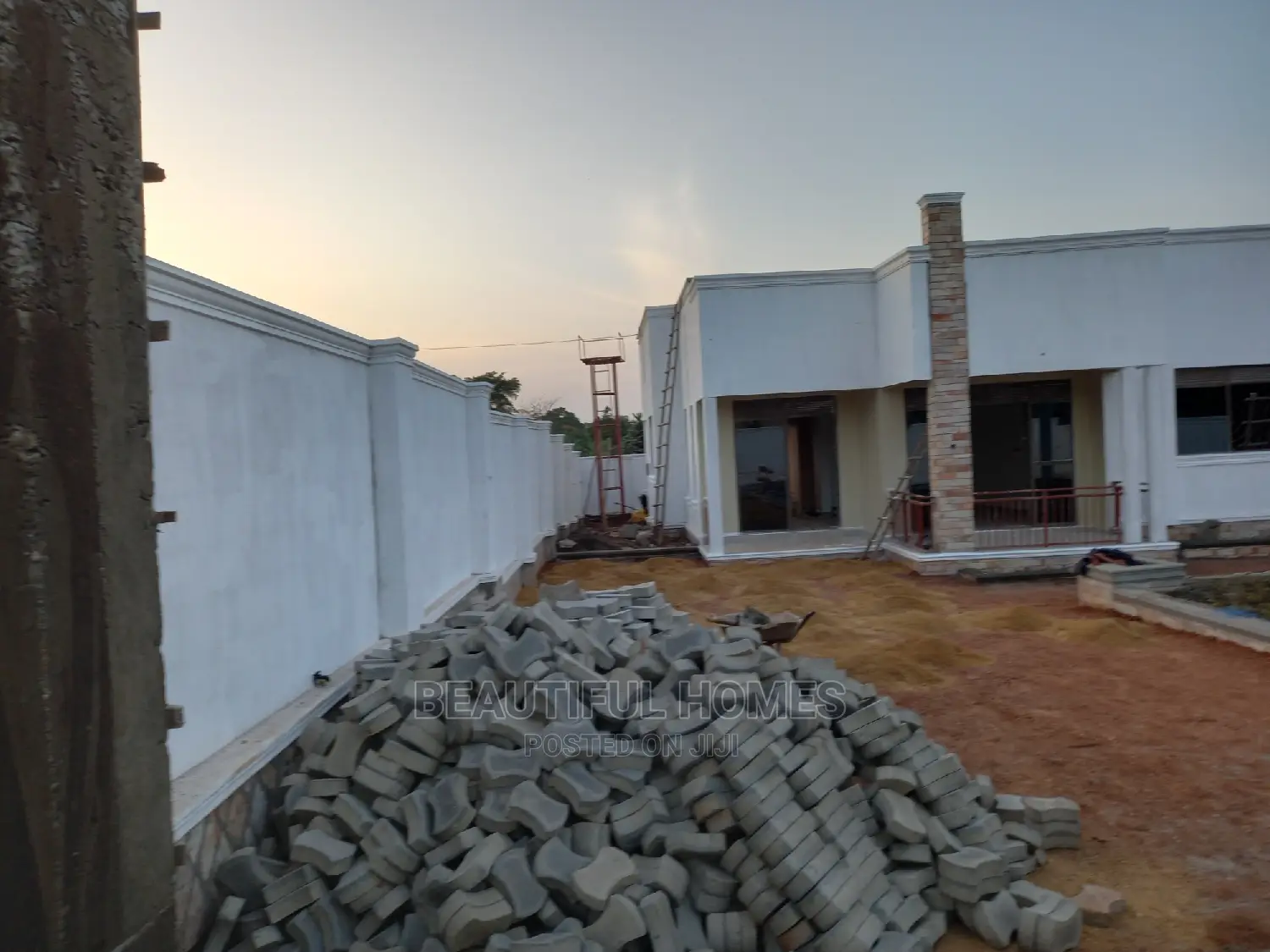 Furnished 4bdrm Bungalow in Kira for Sale