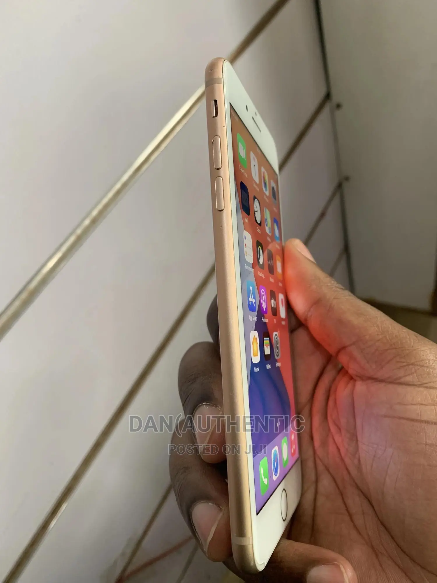 Apple iPhone 8 Plus 64 GB Gold