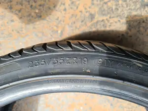 235/35r19 2nd Hand Tire