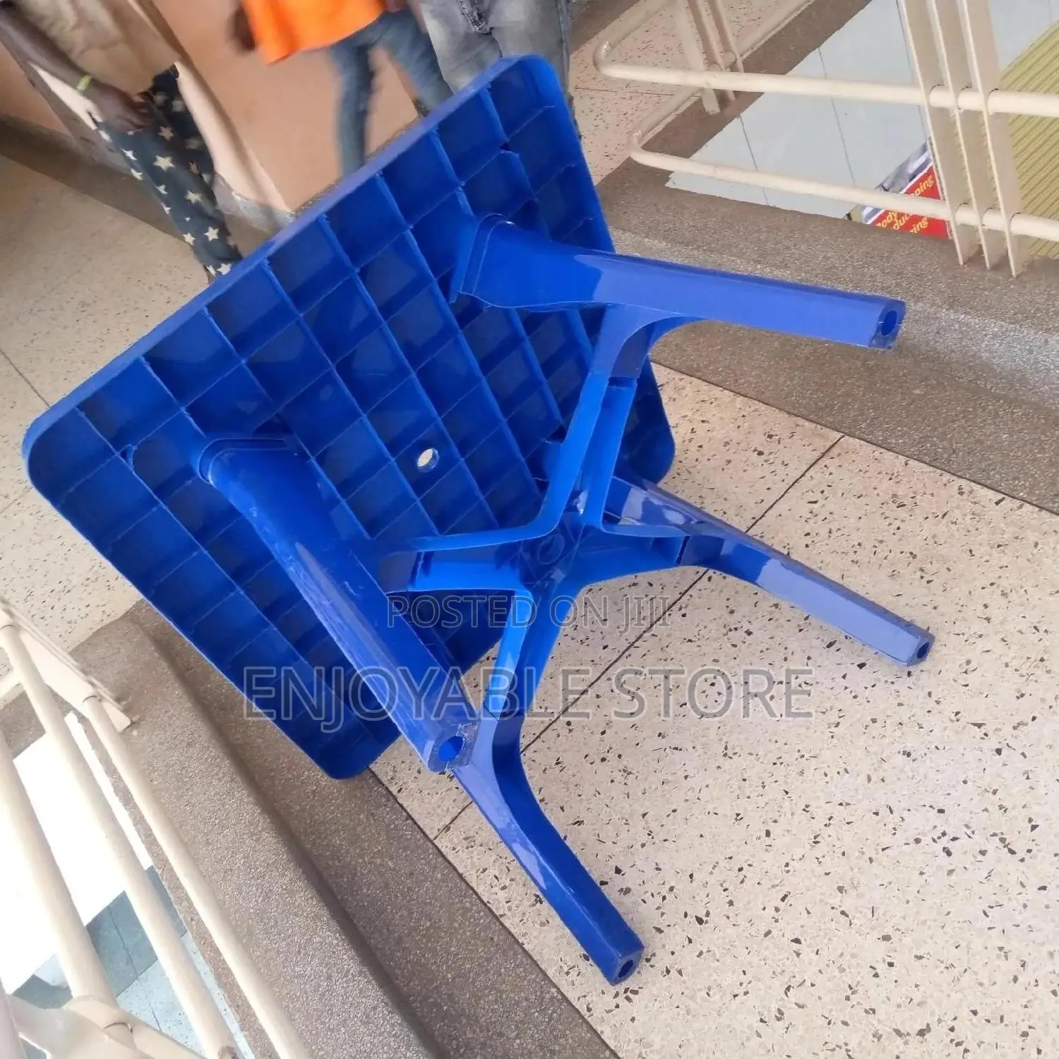 Plastic Square Table