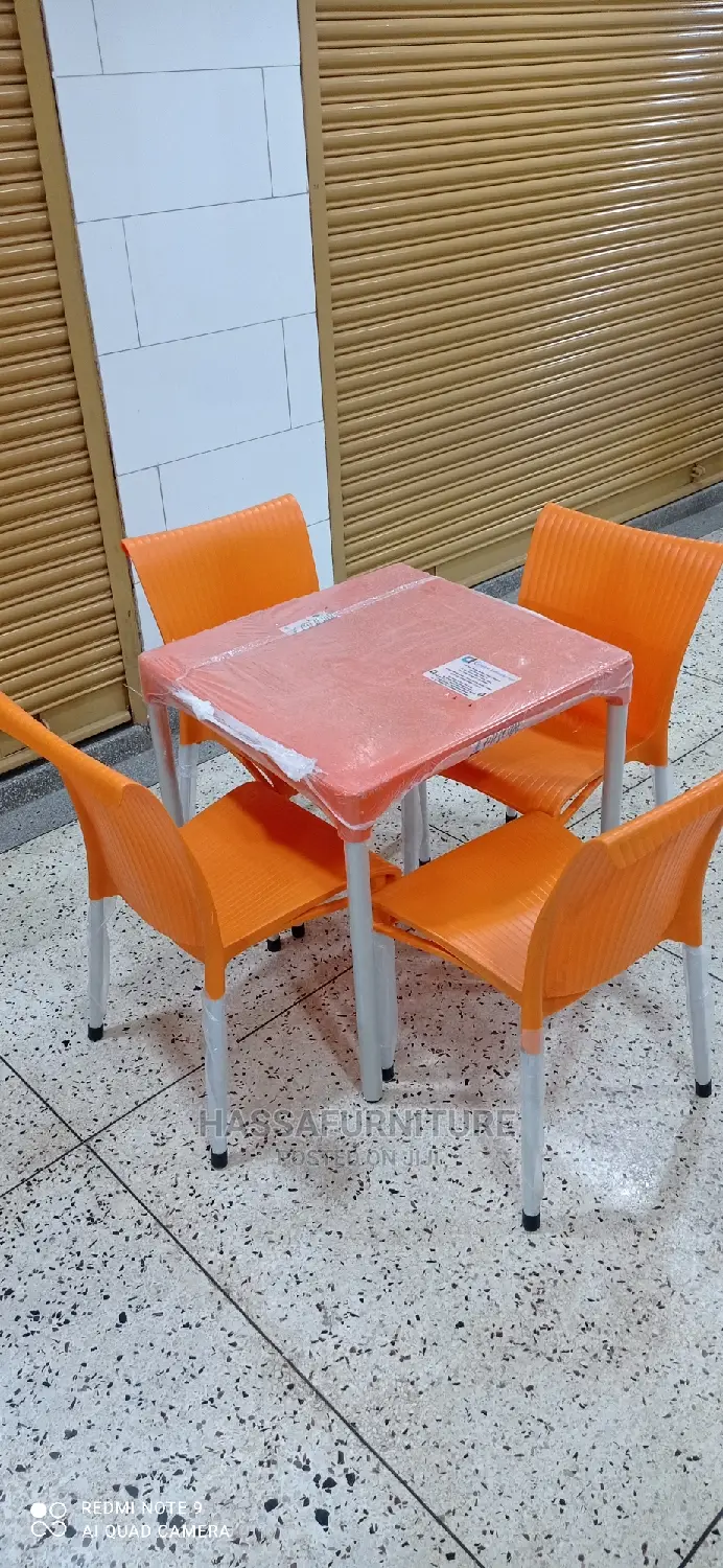 4seaters Plastic Restaurant Set