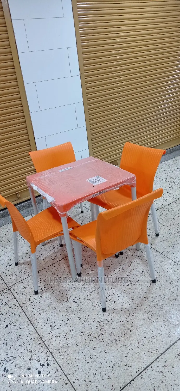 4seaters Plastic Restaurant Set