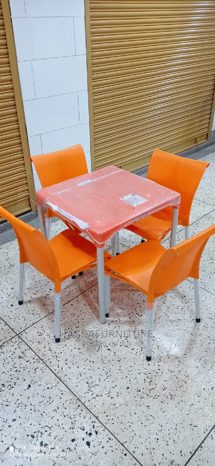 4seaters Plastic Restaurant Set