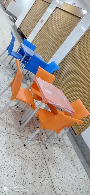 4seaters Plastic Restaurant Set