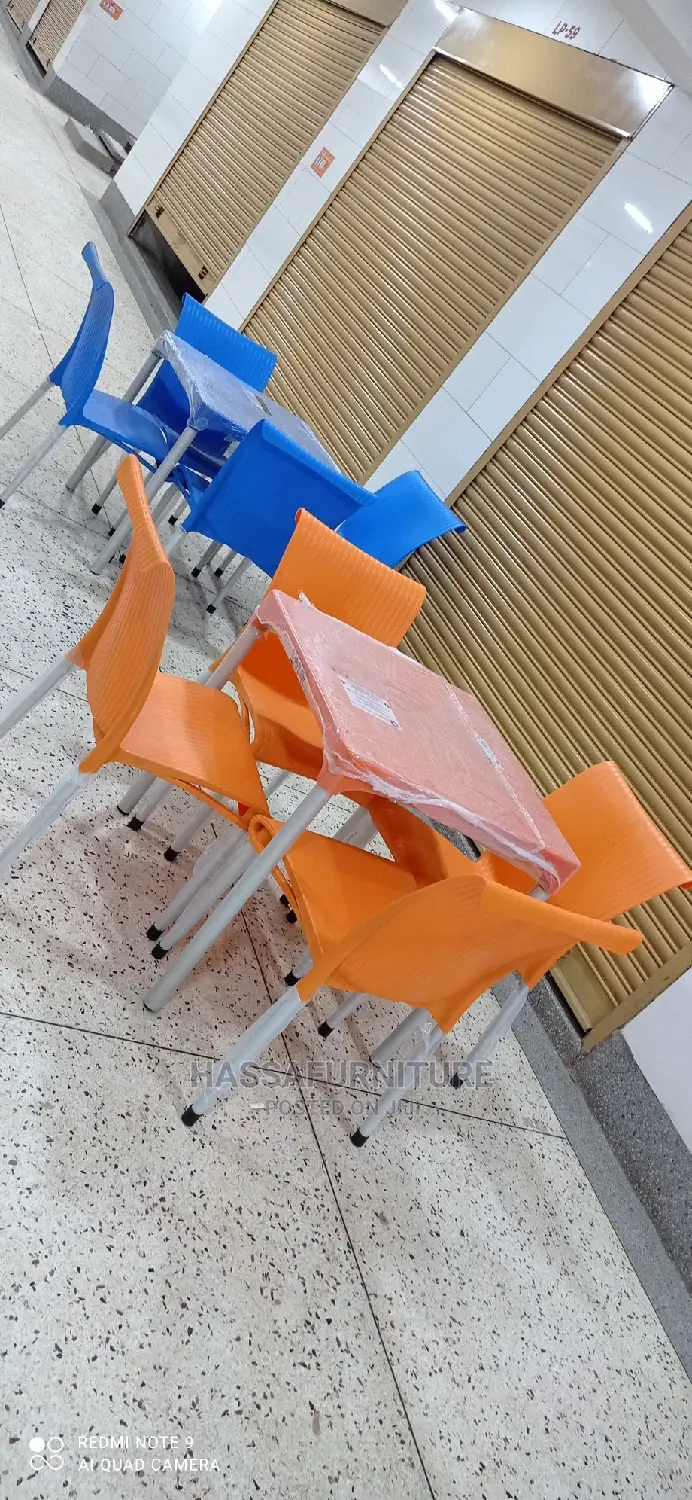 4seaters Plastic Restaurant Set