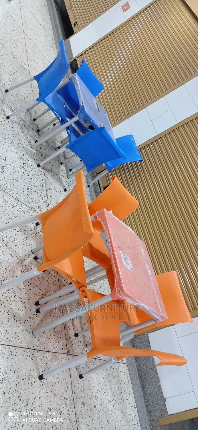 4seaters Plastic Restaurant Set