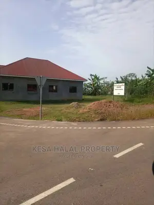Titled Plots for Sell at Gombe T/N at 9M Am the Owner