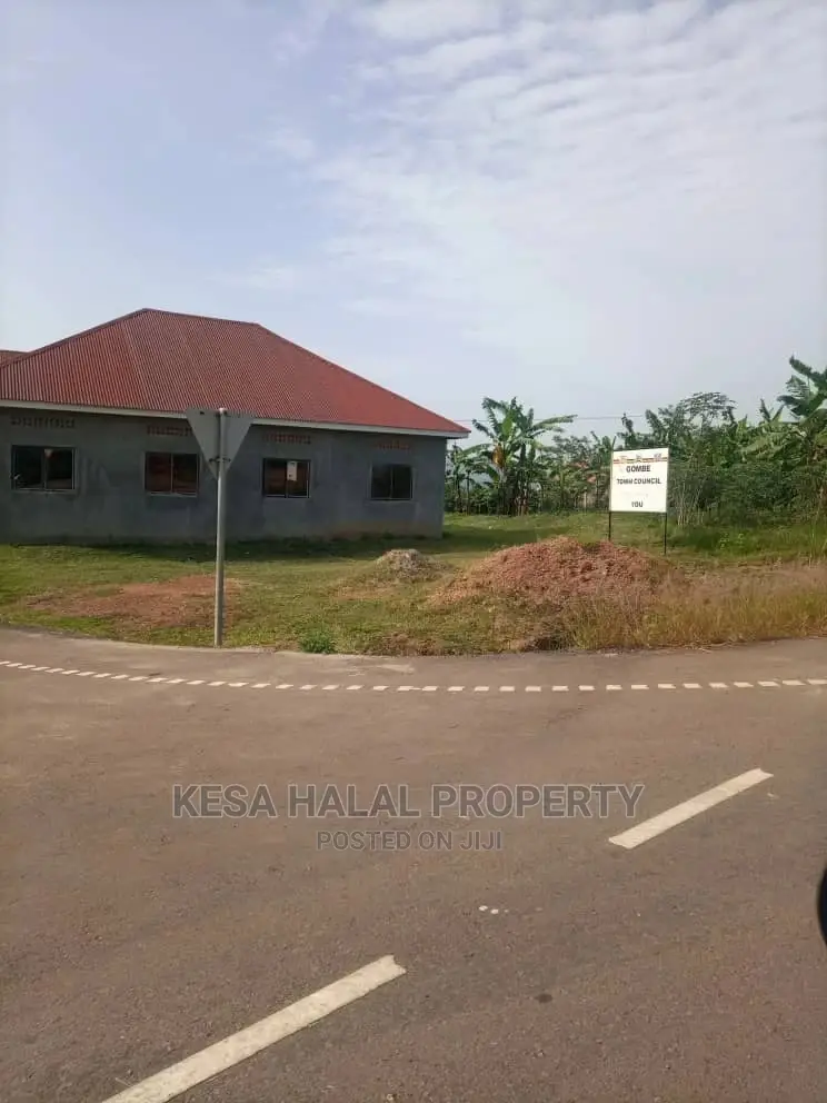 Titled Plots for Sell at Gombe T/N at 9M Am the Owner