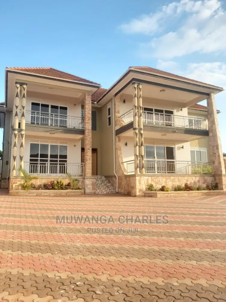 5bdrm Duplex in Fs Properties Ltd, Central Division for Sale