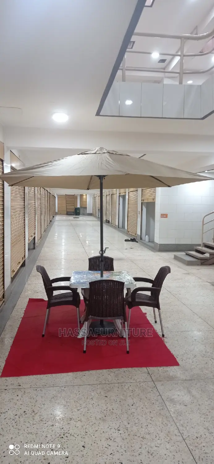 Restaurant Set 4seaters With Umbrella