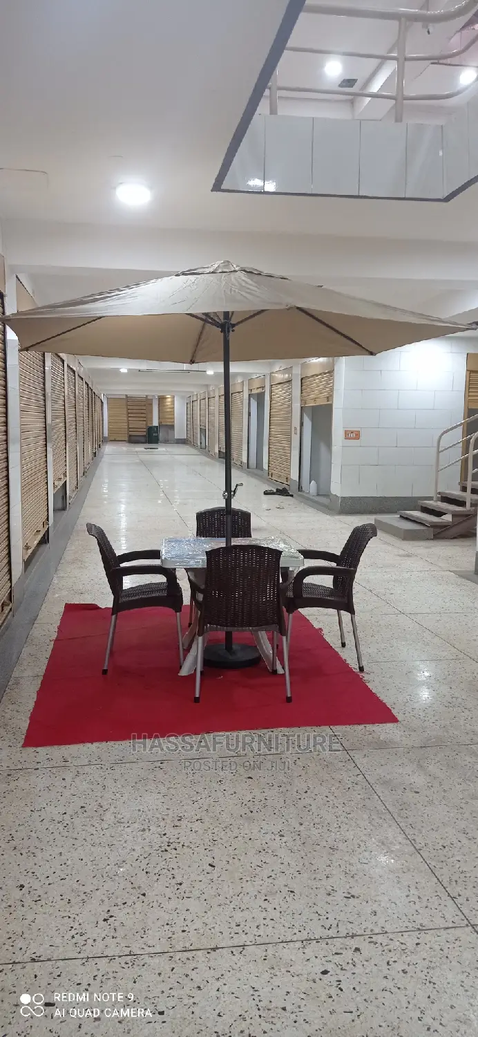 Restaurant Set 4seaters With Umbrella