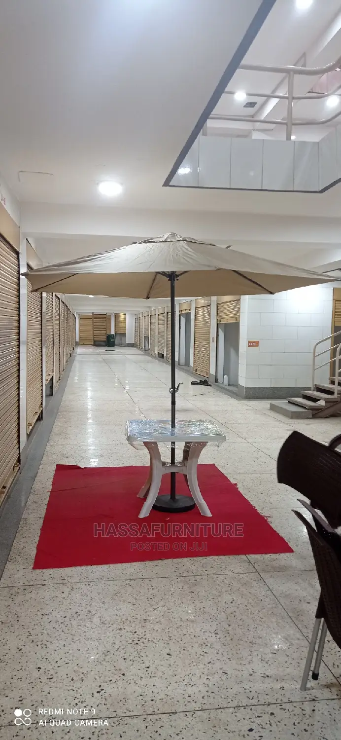 Restaurant Set 4seaters With Umbrella