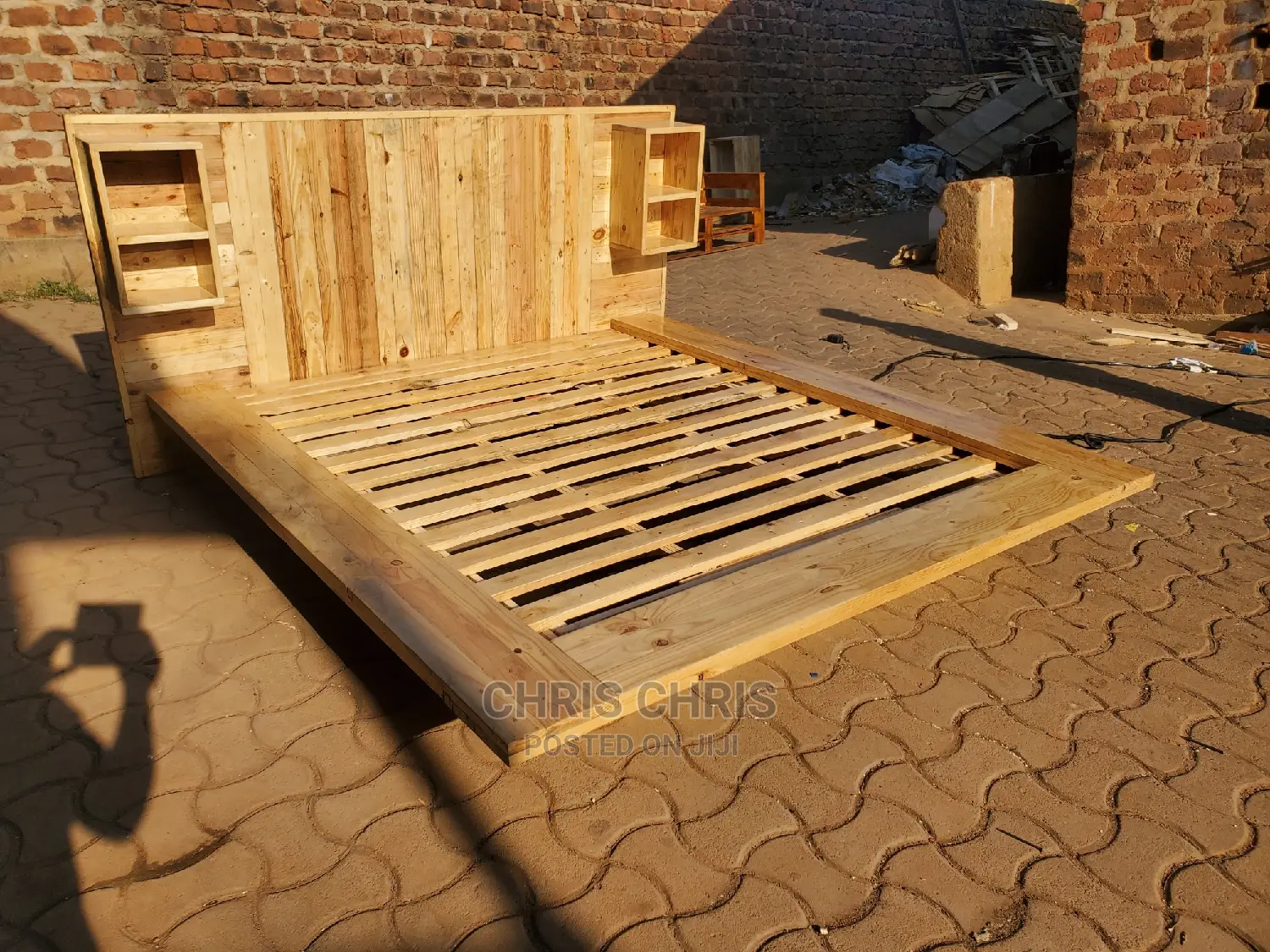 Unique Pallet Craft Bed