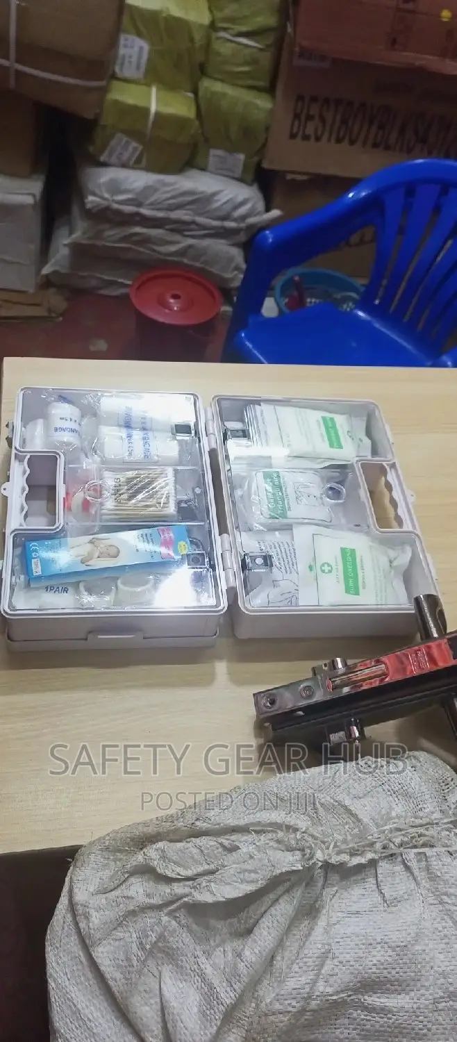 First Aid Kit (25 People)