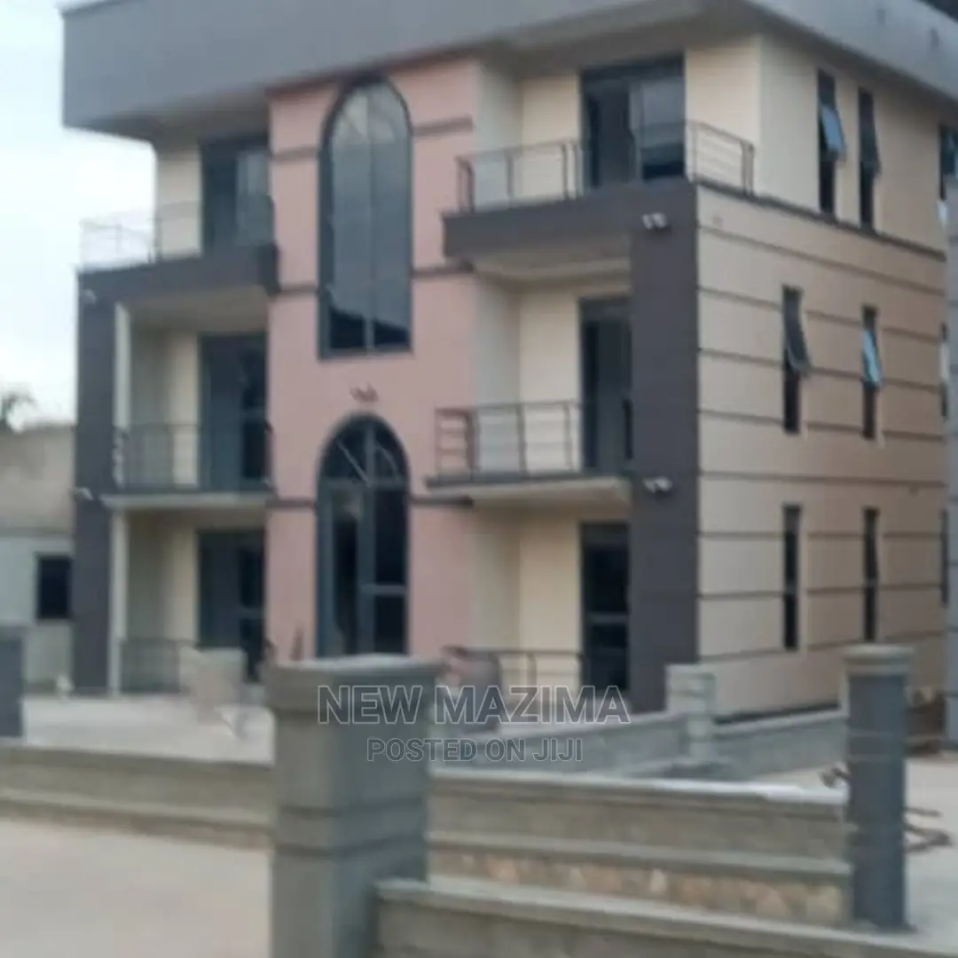 6bdrm Block of Flats in Munyonyo Heights, Central Division for Sale