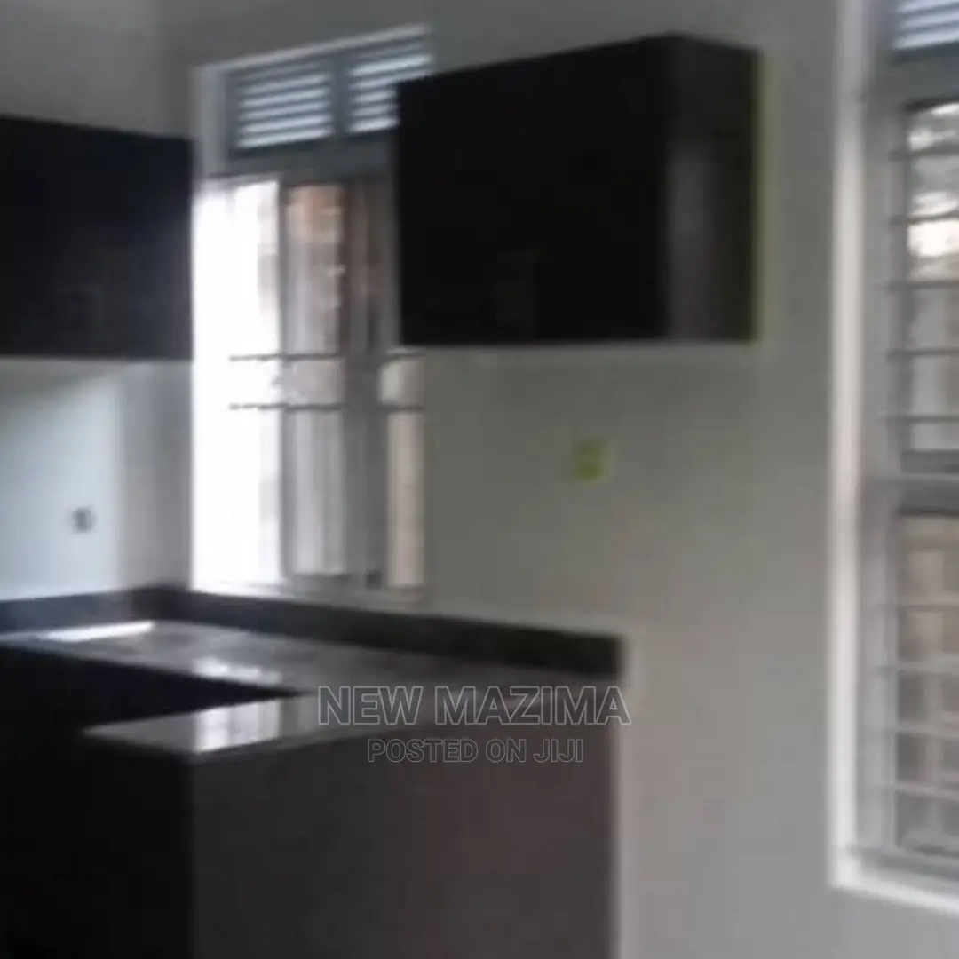 6bdrm Block of Flats in Munyonyo Heights, Central Division for Sale
