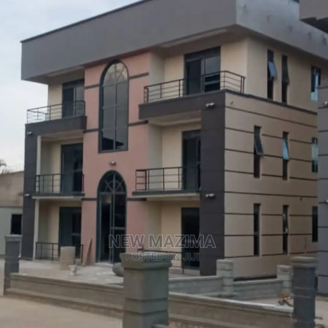 6bdrm Block of Flats in Munyonyo Heights, Central Division for Sale