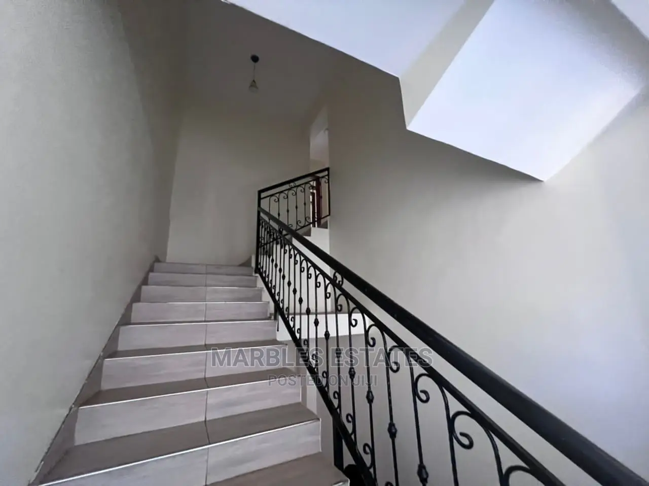 Furnished 3bdrm Townhouse/Terrace in Naguru, Central Division for Rent