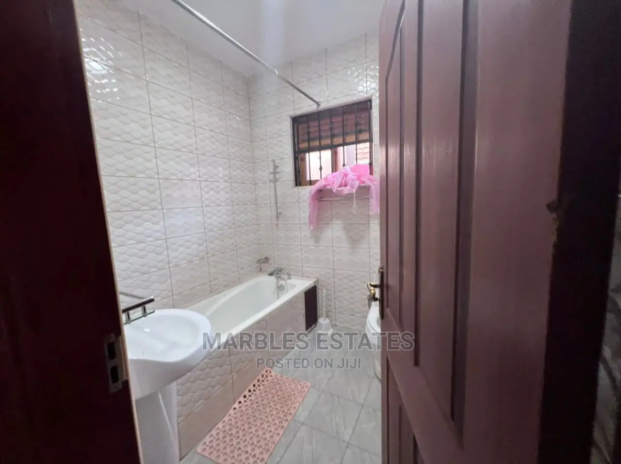 Furnished 3bdrm Townhouse/Terrace in Naguru, Central Division for Rent
