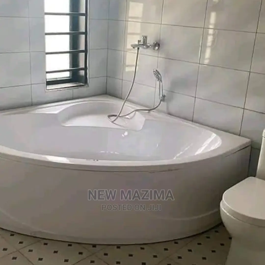 4bdrm House in Seguku Ntebe Rd, Central Division for Sale
