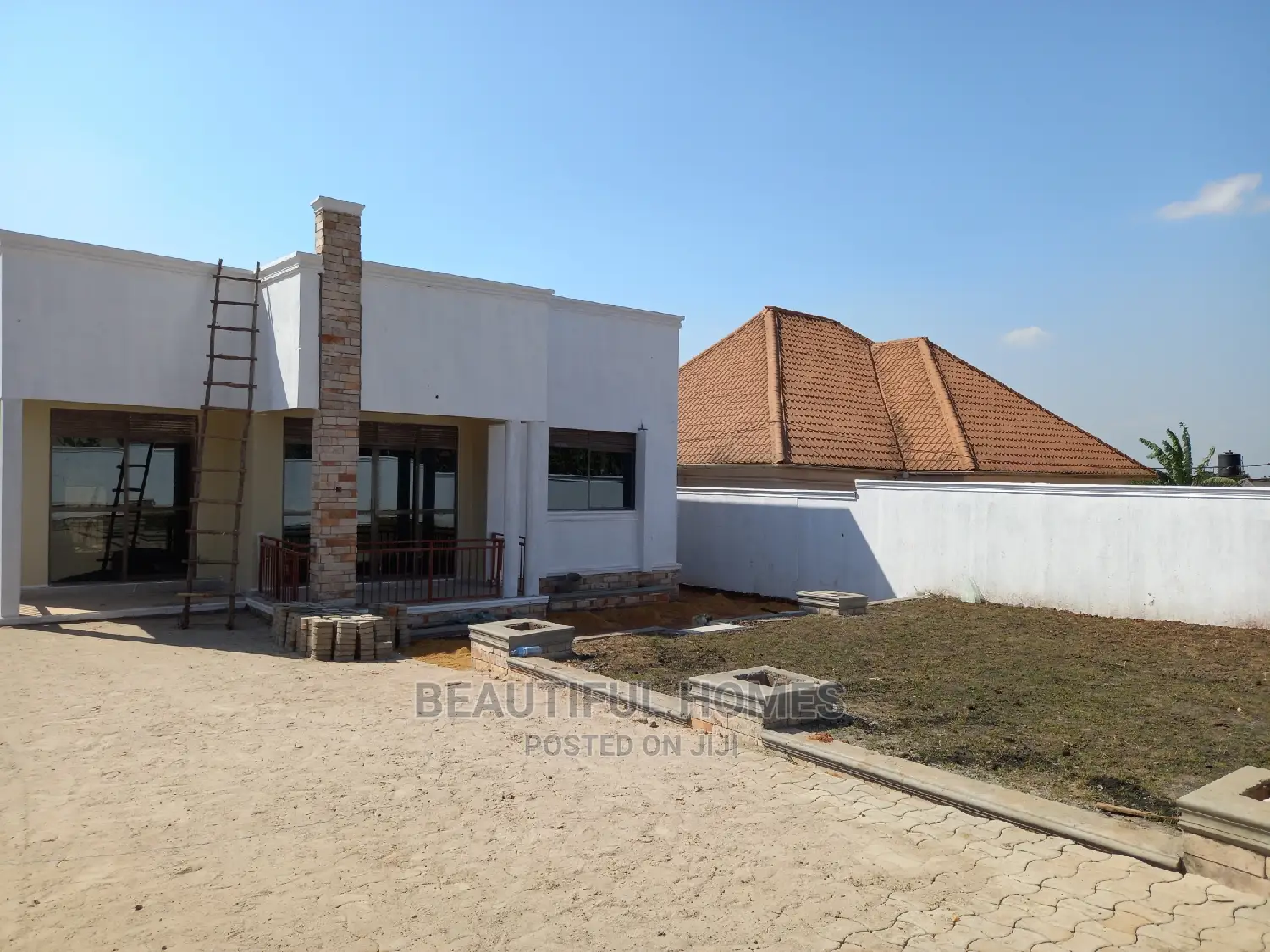 Furnished 4bdrm House in Kira for Sale