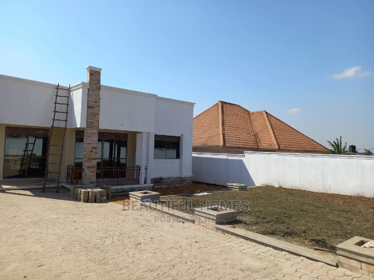 Furnished 4bdrm Bungalow in Kira for Sale