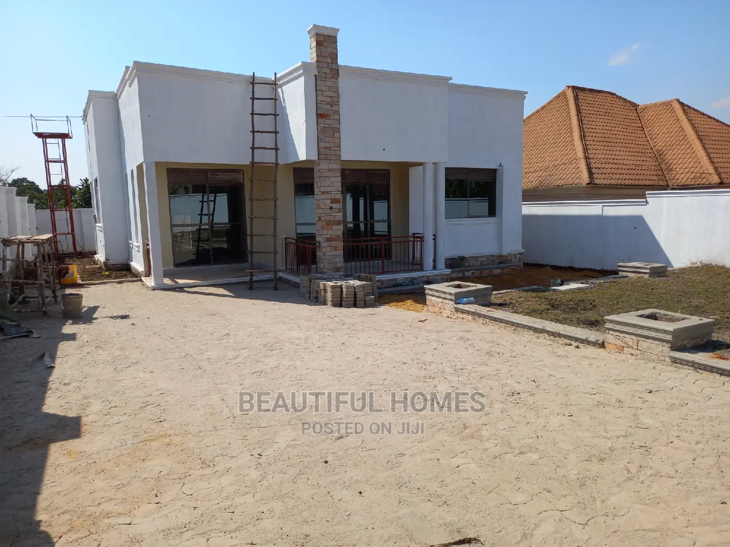 Furnished 4bdrm House in Kira for Sale