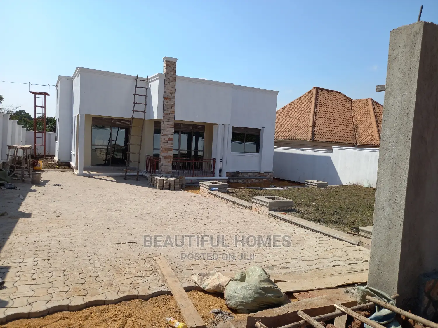 Furnished 4bdrm Bungalow in Kira for Sale
