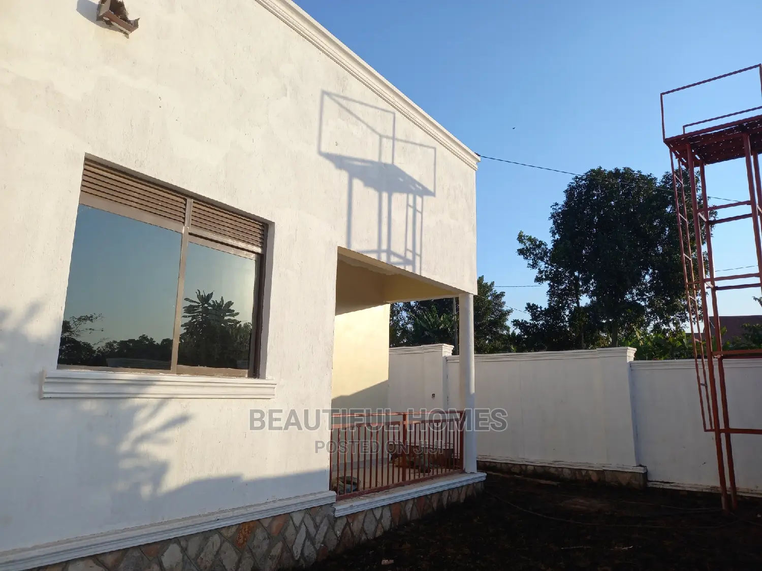 Furnished 4bdrm House in Kira for Sale