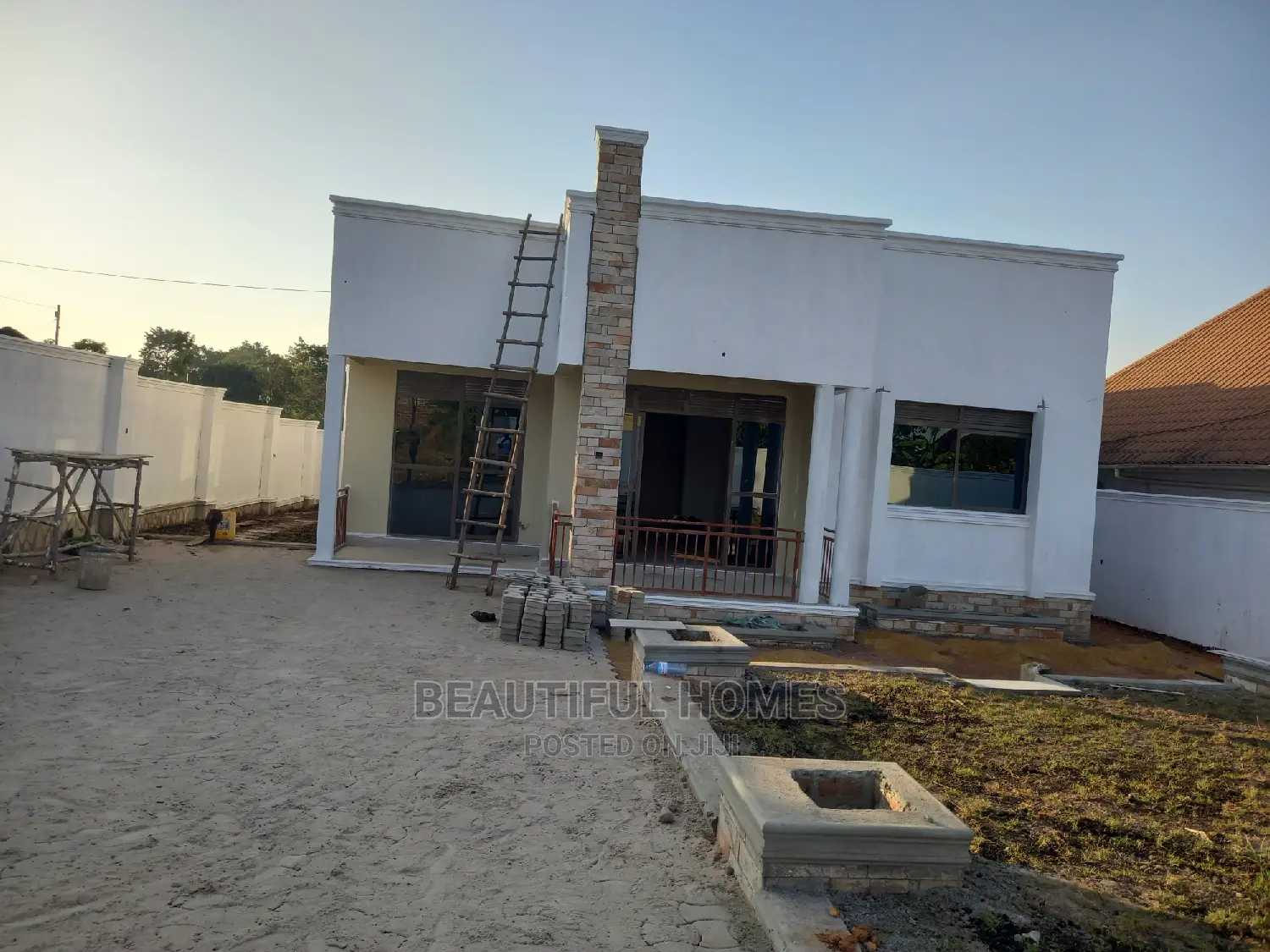 Furnished 4bdrm House in Kira for Sale