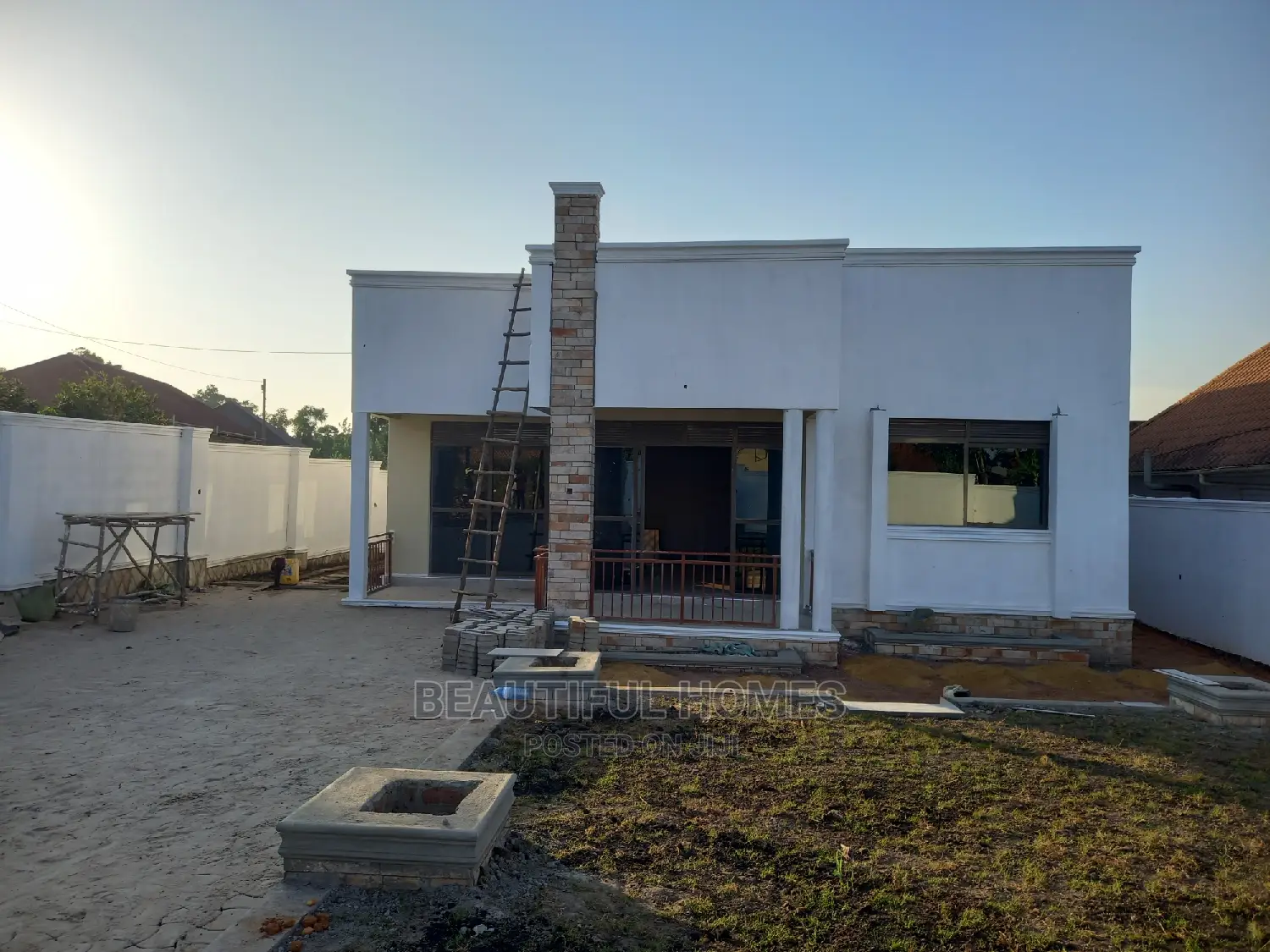 Furnished 4bdrm Bungalow in Kira for Sale
