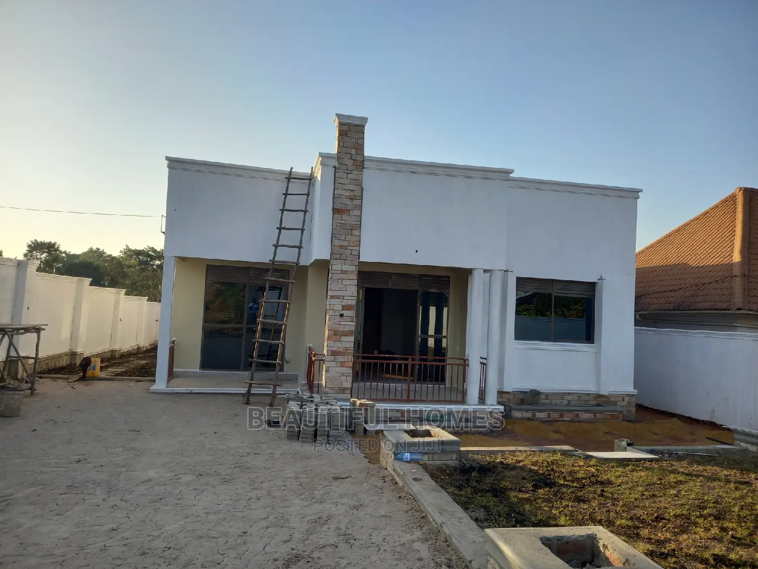 Furnished 4bdrm House in Kira for Sale