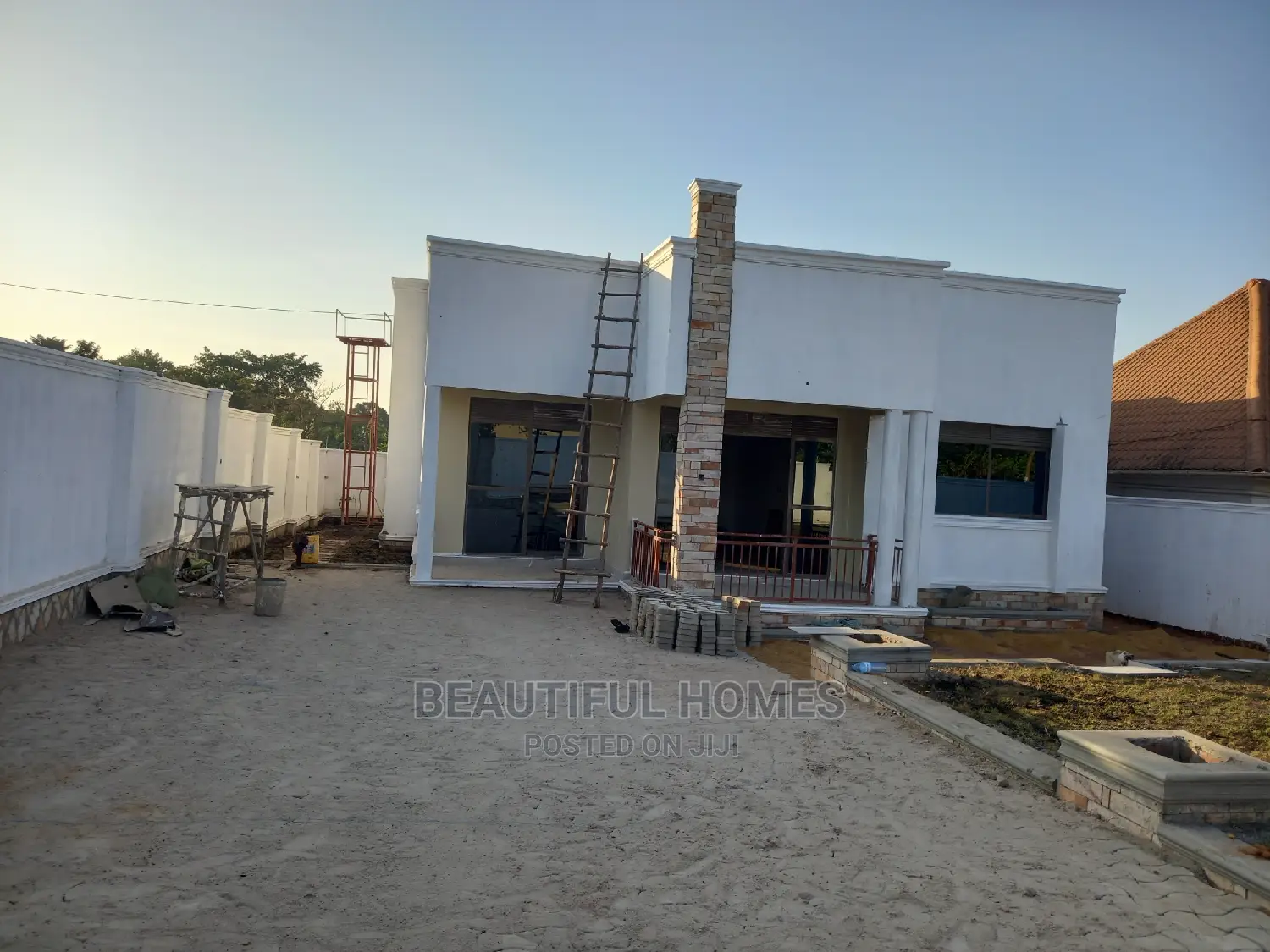 Furnished 4bdrm House in Kira for Sale