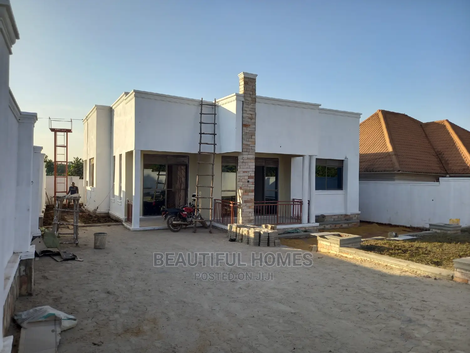 Furnished 4bdrm House in Kira for Sale