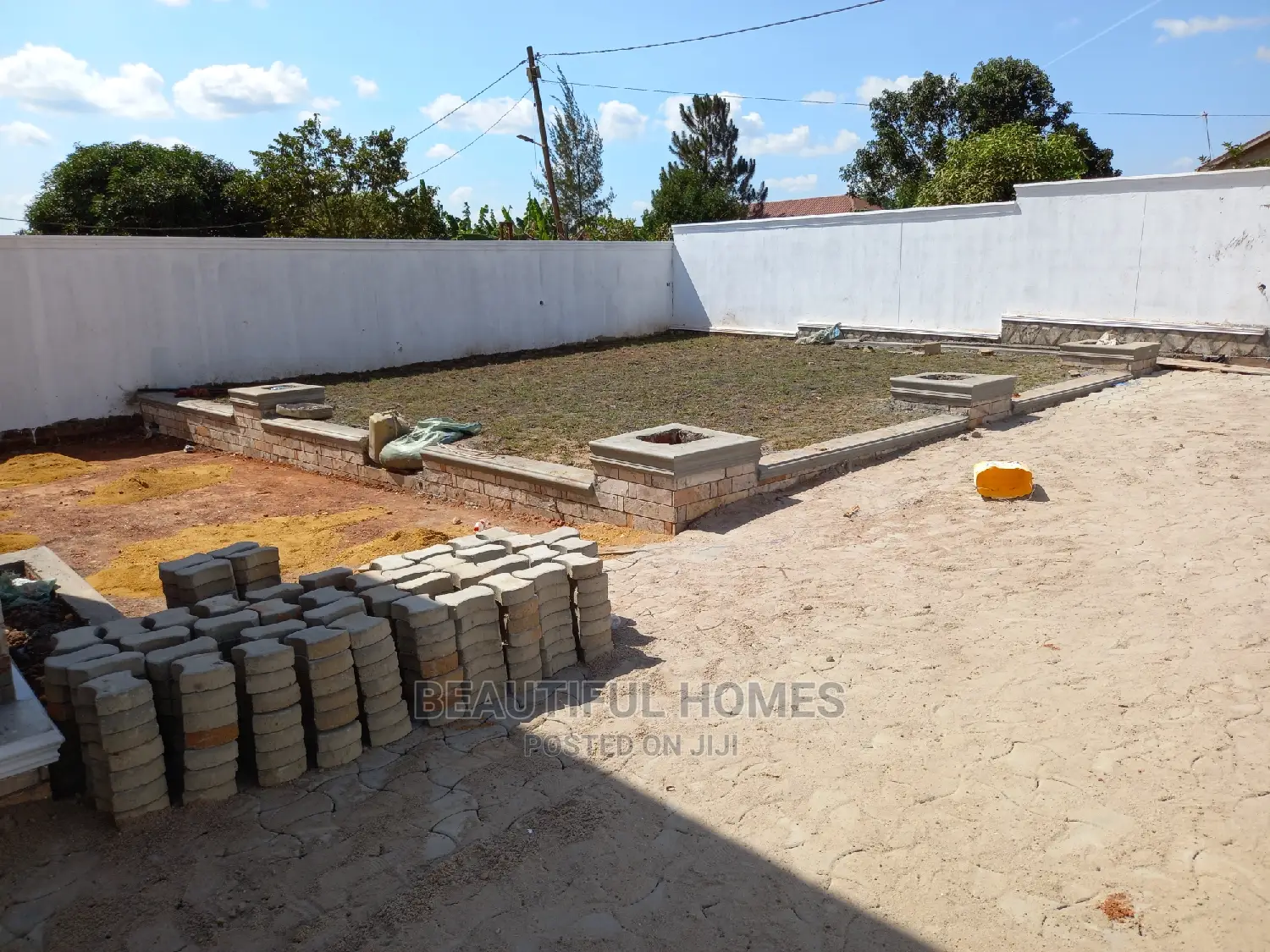 Furnished 4bdrm Bungalow in Kira, Central Division for Sale