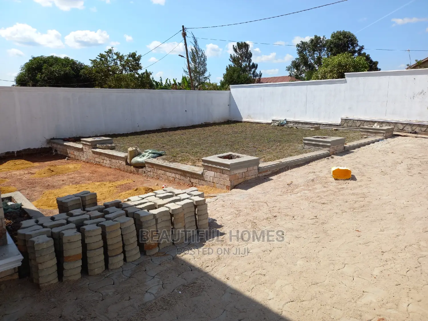 Furnished 4bdrm Bungalow in Kira, Central Division for Sale
