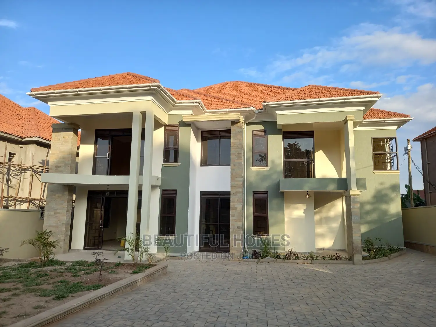 Furnished 6bdrm Mansion in Kira, Central Division for Sale