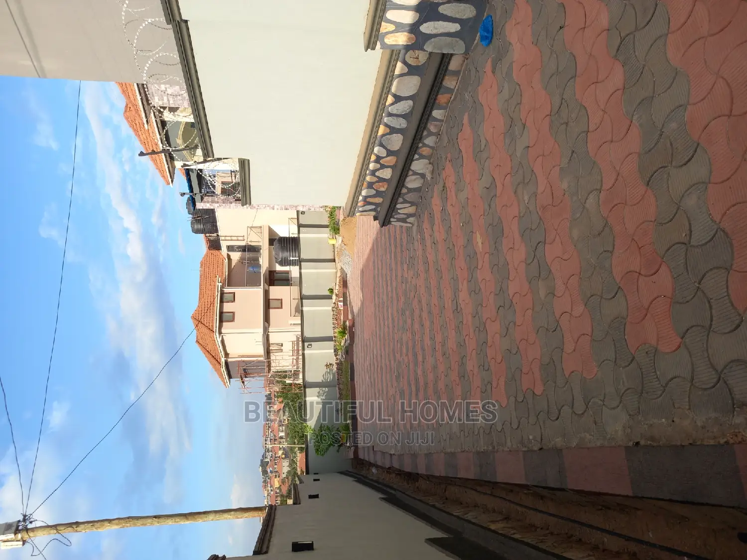 Furnished 6bdrm Mansion in Kira for Sale