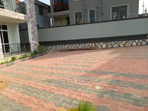 Furnished 6bdrm Mansion in Kira Organised for Sale