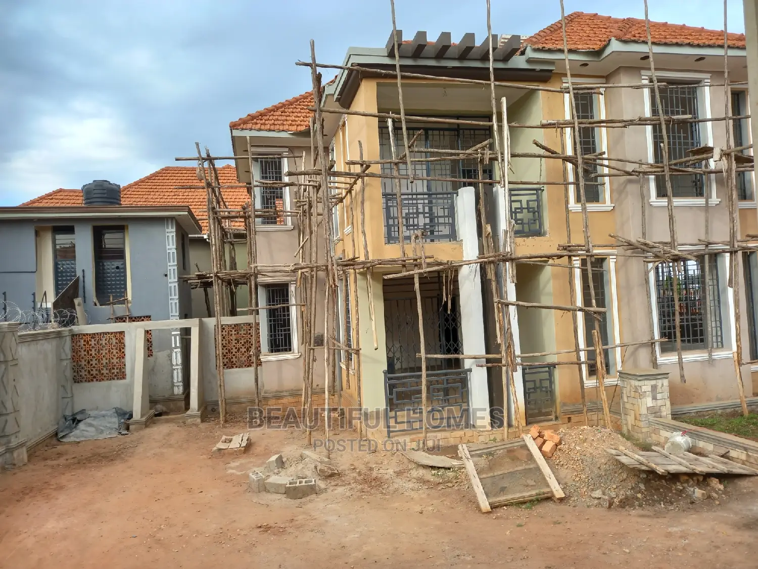 Furnished 4bdrm House in Kira Perfect for Sale
