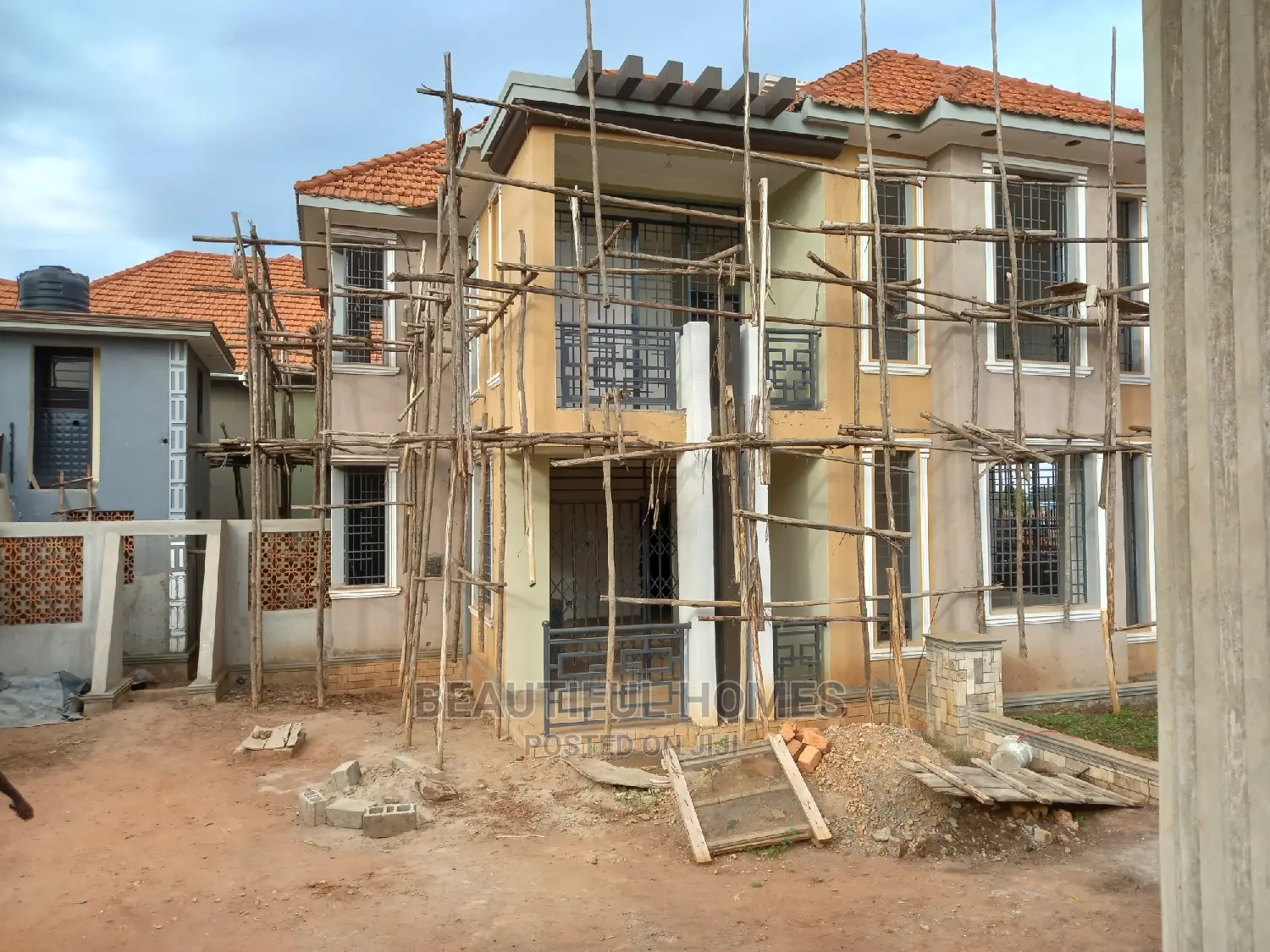 Furnished 4bdrm House in Kira Perfect for Sale