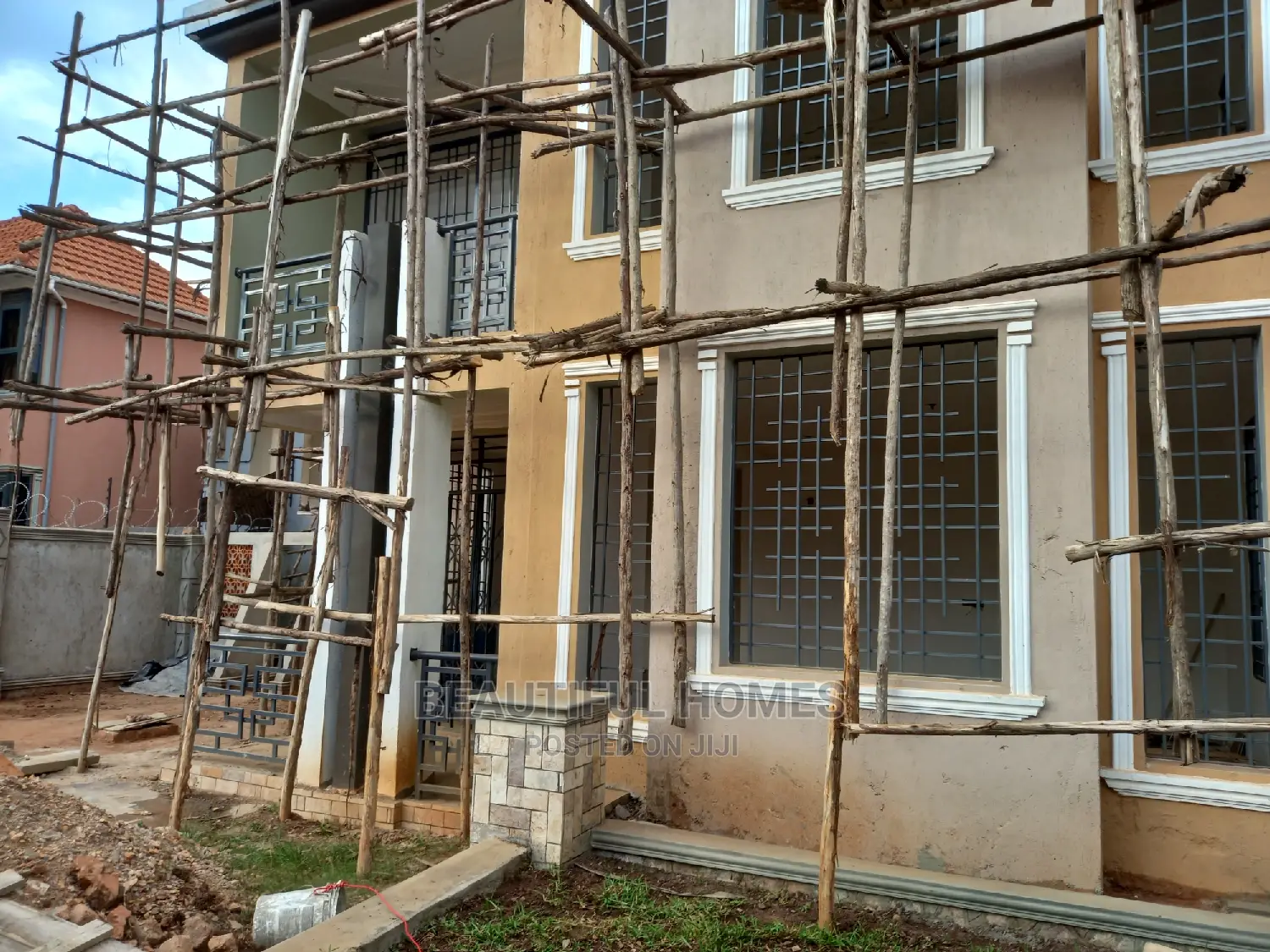 Furnished 4bdrm Duplex in Kira Wealthy Area for sale