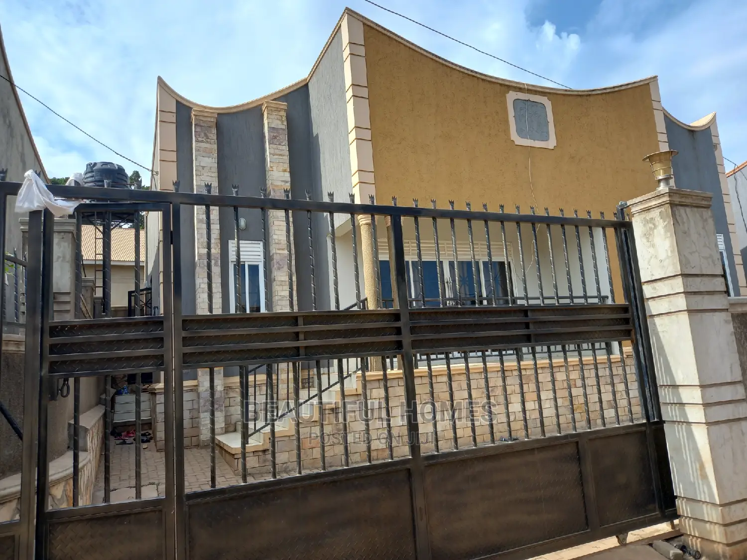 Furnished 4bdrm House in Kira for Sale