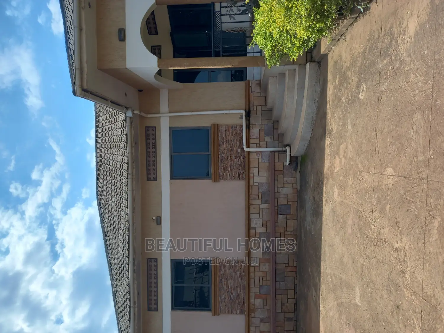 Furnished 4bdrm House in Kira for Sale