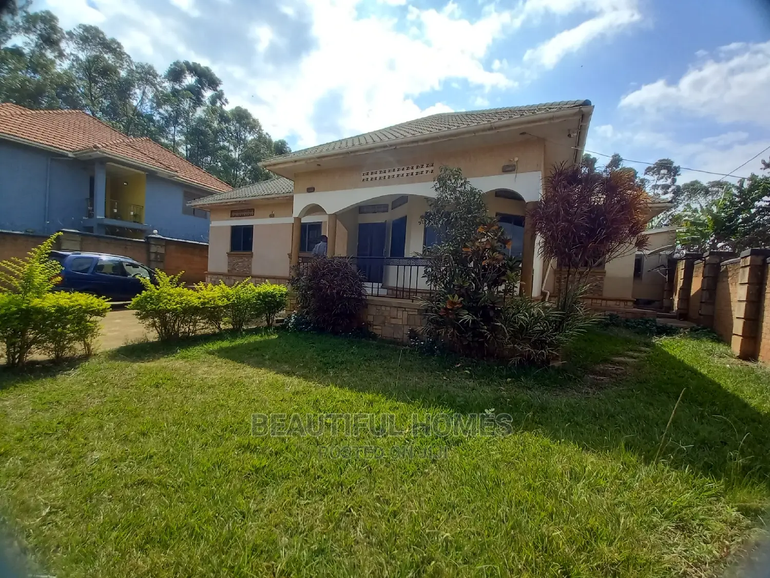 Furnished 4bdrm House in Kira for Sale