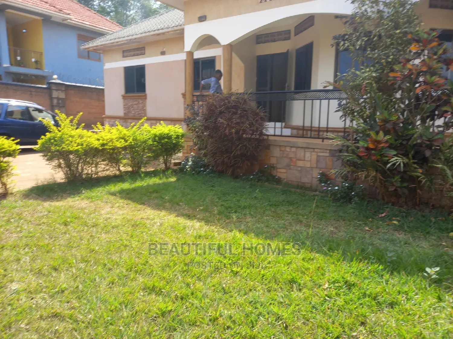 Furnished 4bdrm House in Kira for Sale