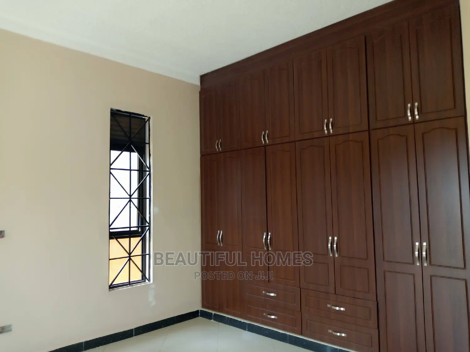Furnished 4bdrm Maisonette in Kira Rich for Sale