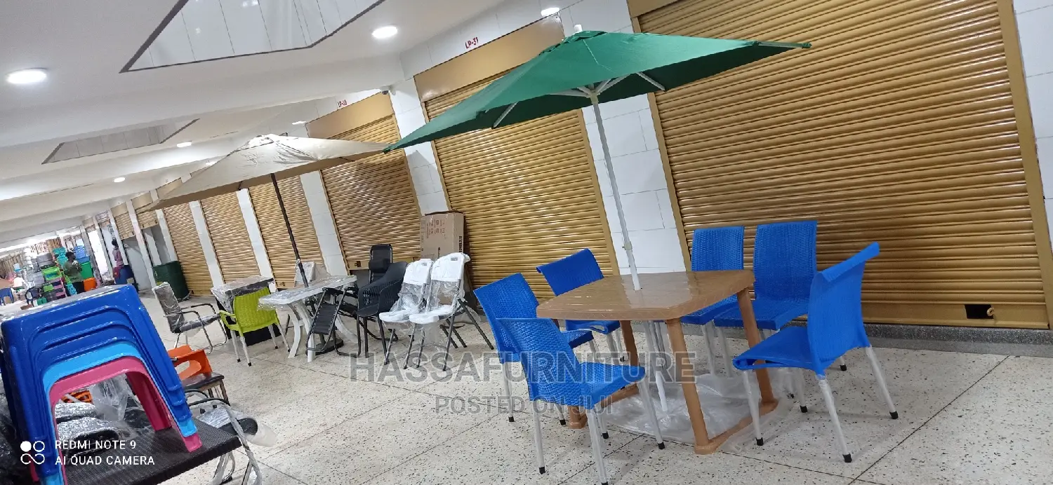 4seaters Bar And Restaurant Set With Umbrella
