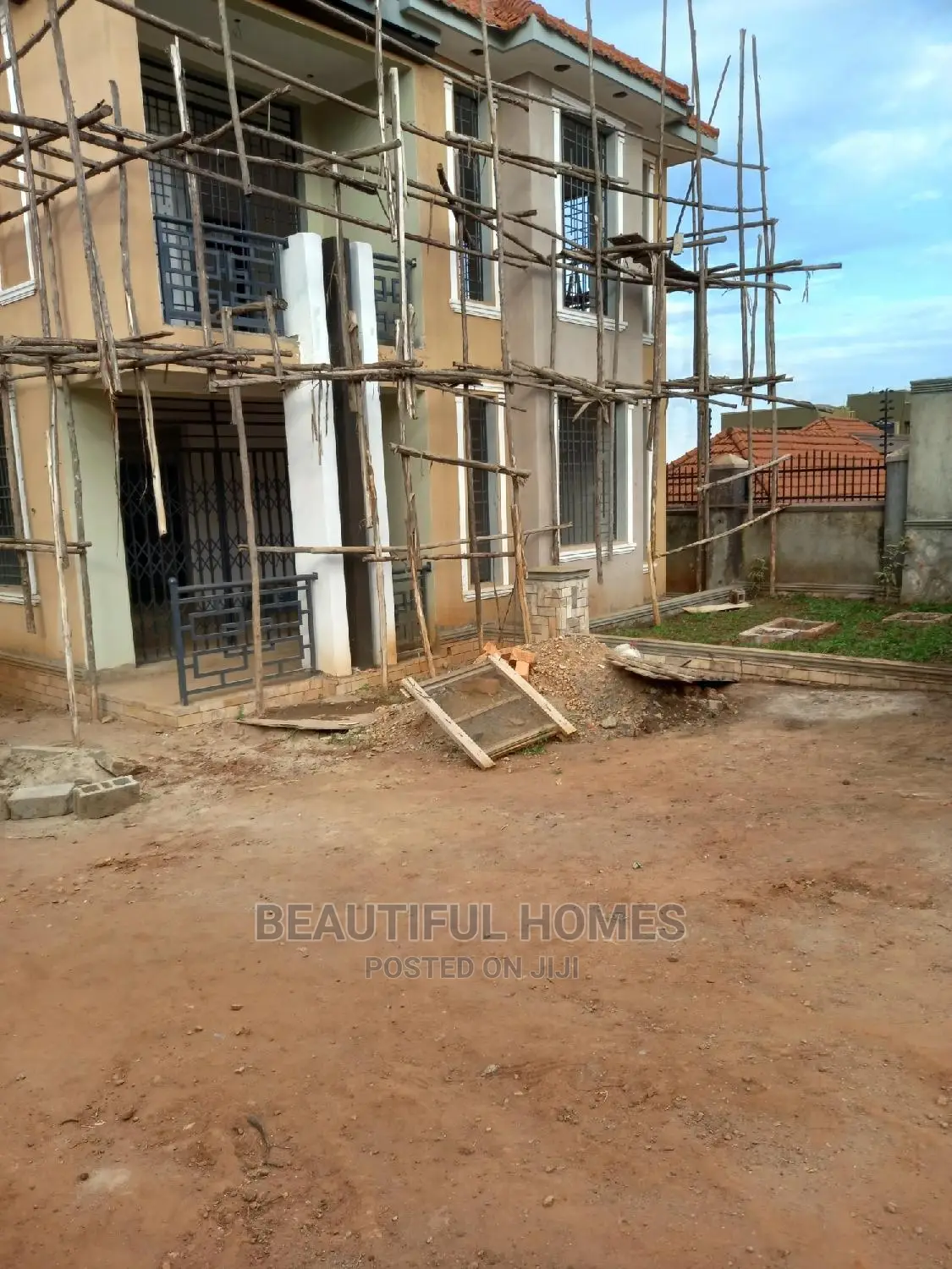 Furnished 4bdrm Duplex in Kira Wealthy Area for sale