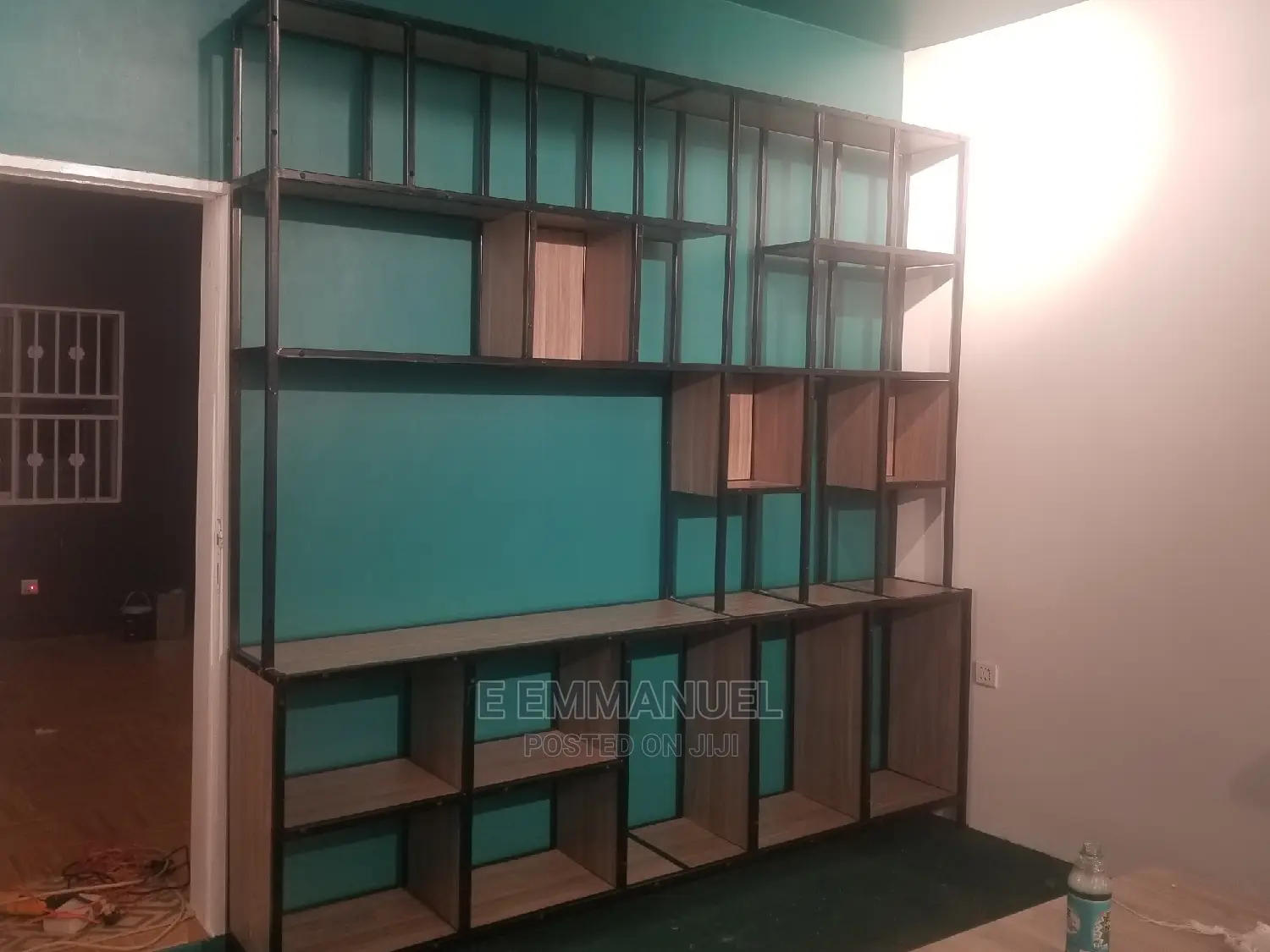 Shelves/ Shelving Units